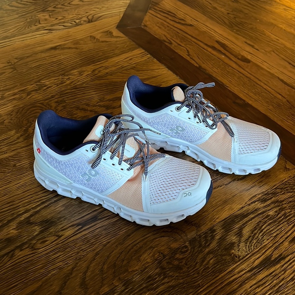 On Cloudstratus women’s shoes